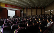 学校召开党委中心组理论学习（扩大）会