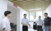 党委书记李德平调研“一站式”学生社区并召开现场办公会