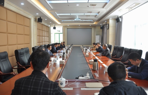 学校召开专题会议传达学习中共江西省委十五届九次全体会议精神